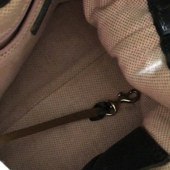 Dooney & Bourke bucket bag - Picture 5 of 11